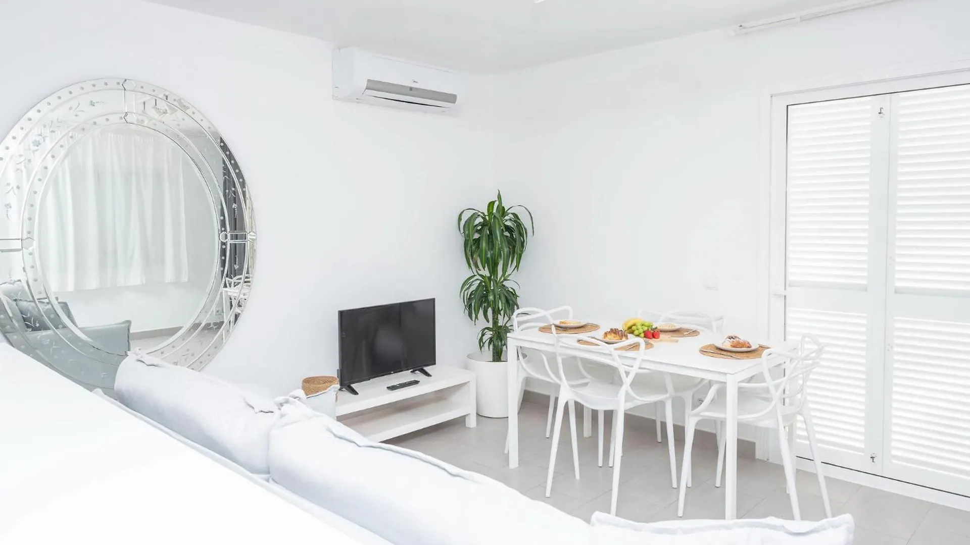 Enkala Apartamentos Ibiza 0*,